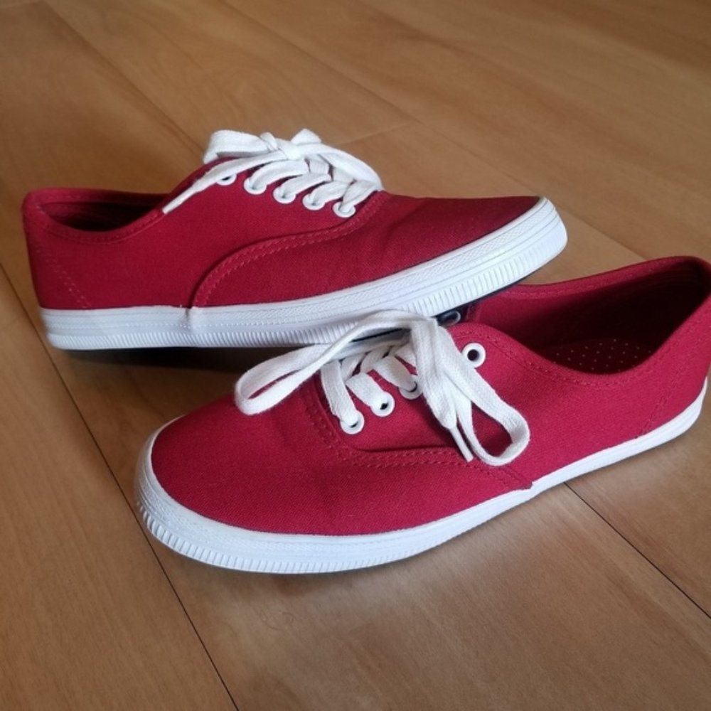 *SOLD* American Eagle Sneakers - Picture 7 of 7